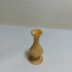 Vază mică din lemn natural – finisată manual cu ceară de albine - 6 cm